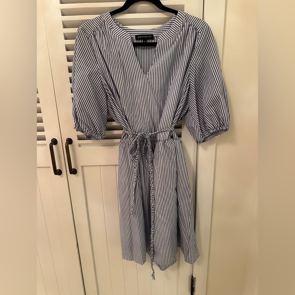 Gibsonlook blue and white striped puff sleeve belted dress.